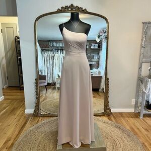 NWT 9500 Sorella Vita Gown